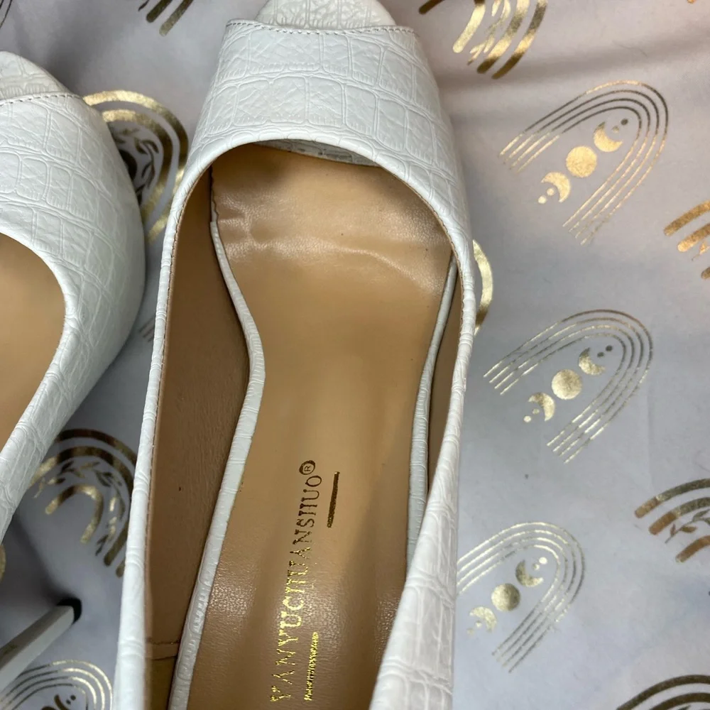 White Heels Elegant Peep-Toe Design